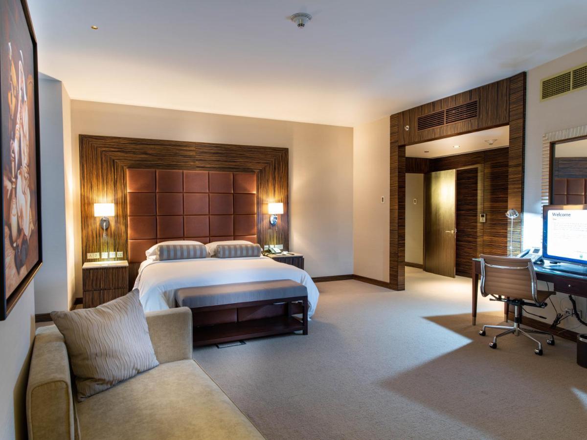 City Centre Rotana Doha Room photo